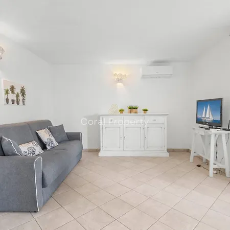 M - Centro - Giardino Privato - Wifi - Ac - By Coral Appartement Baja Sardinia